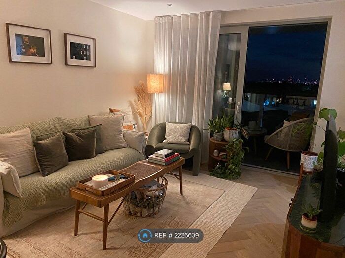 2 Bedroom Flat To Rent In London, London, SW18