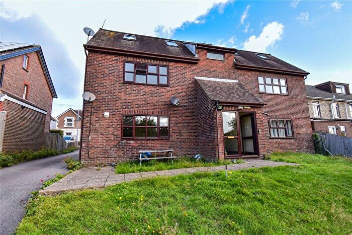 2 Bedroom Flat To Rent In Gladstone Road, Crowborough, East Sussex, TN6