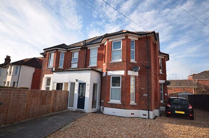 1 Bedroom Flat To Rent In Holdenhurst Road, Bournemouth, BH8