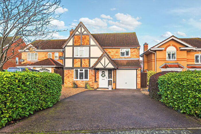 4 Bedroom Detached House For Sale In Batcheldor Gardens, Bromham, MK43