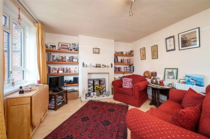 2 Bedroom Flat For Sale In Whitnell Way, London, SW15