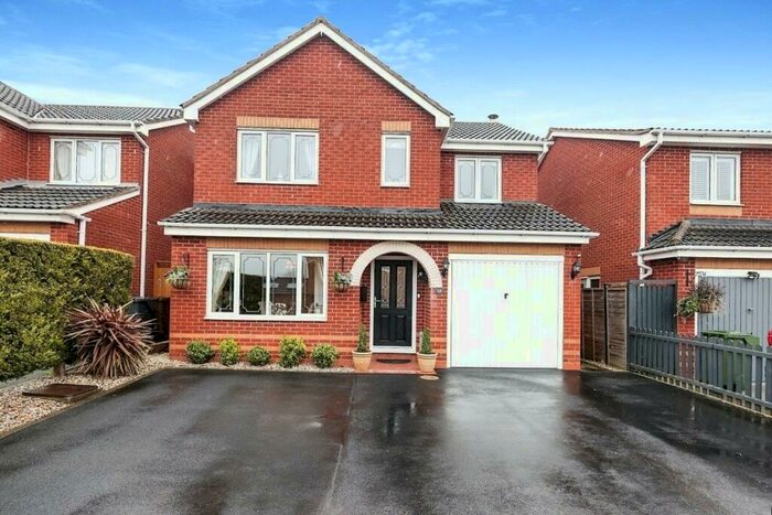4 Bedroom Detached House For Sale In Thirsk Way, Catshill, Bromsgrove, Worcestershire, B61