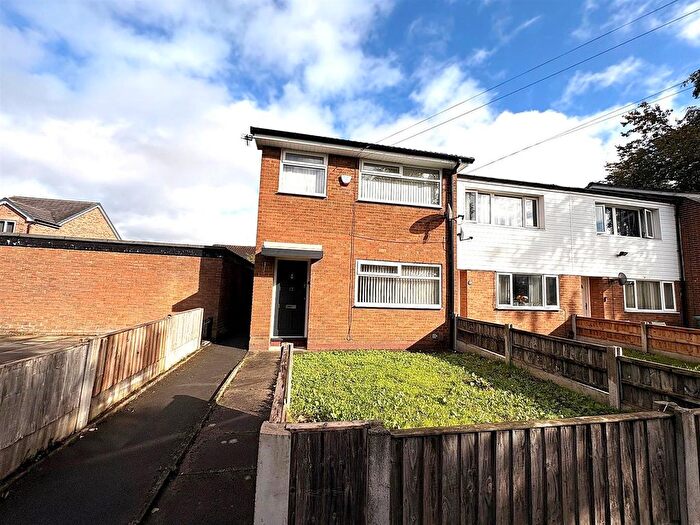 3 Bedroom Mews For Sale In Poplar Street, Leigh, WN7