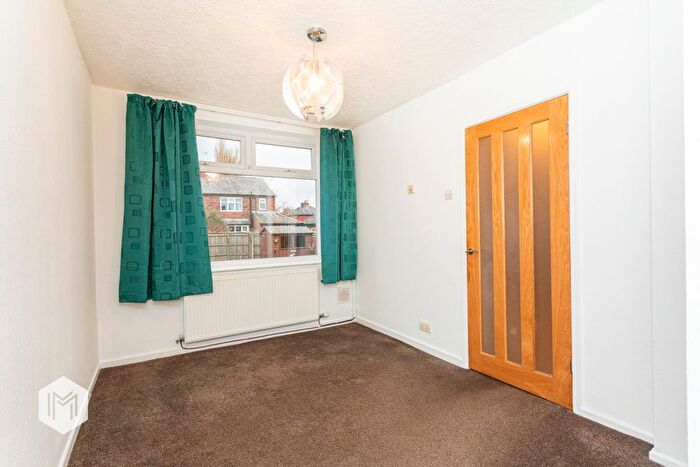 3 Bedroom Semi-Detached House For Sale In Windmill Road, Worsley, Manchester, M28