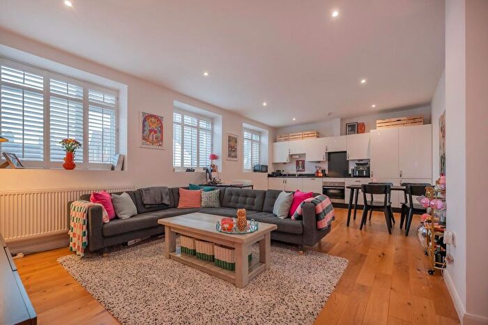 1 Bedroom Flat For Sale In East Street, Croft House, TN9