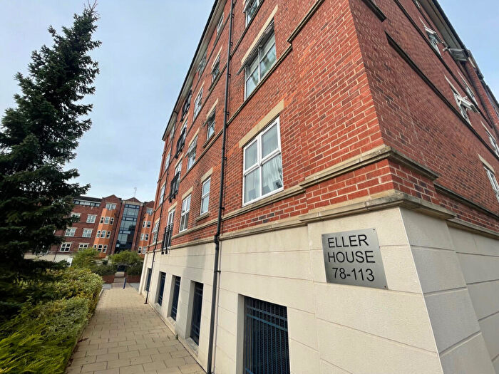 3 Bedroom Apartment To Rent In Carisbrooke Road, Leeds, West Yorkshire, LS16