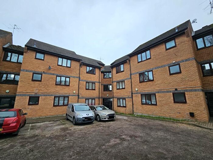 1 Bedroom Flat To Rent In Chapel Street, Luton, LU1