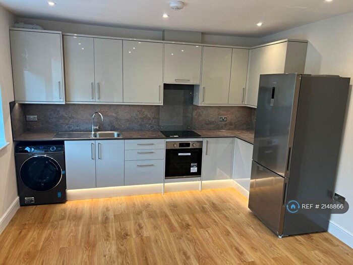 2 Bedroom Flat To Rent In Ossian Road, London, N4