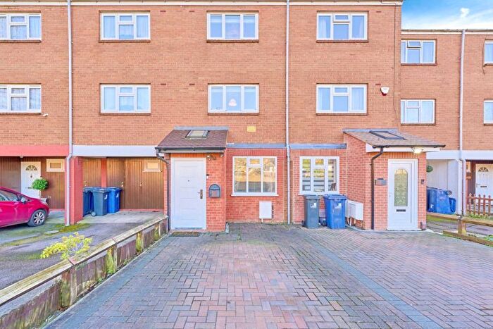 4 Bedroom Terraced House For Sale In Olympic Way, Greenford, UB6