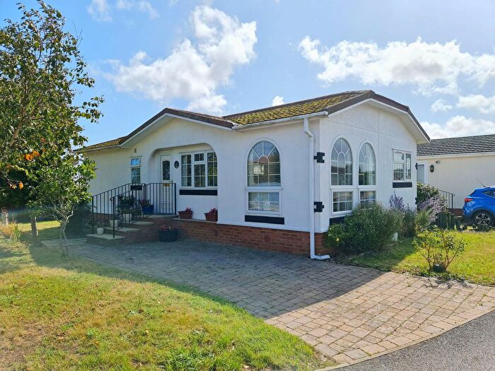 2 Bedroom Mobile/park Home For Sale In Greenacres Park, Deal, CT14