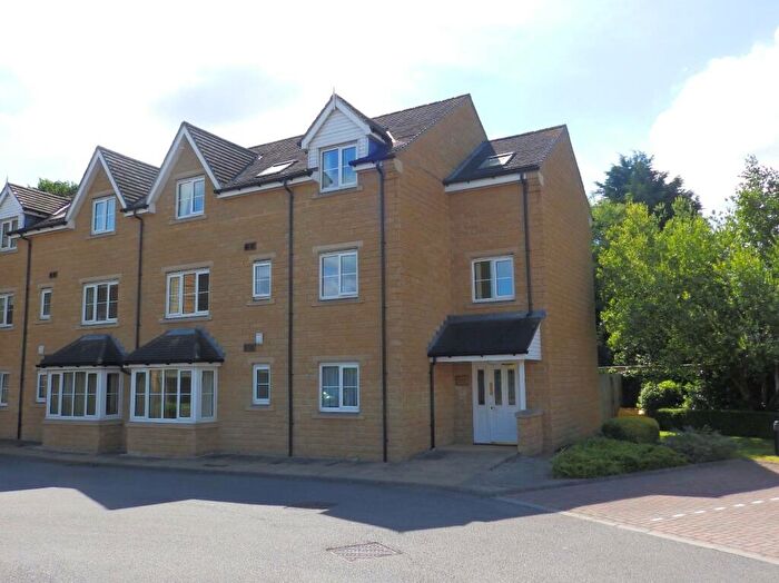 2 Bedroom Flat To Rent In Farriers Court, Wetherby, West Yorkshire, Uk, LS22