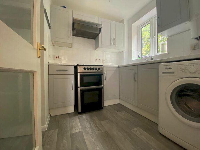 1 Bedroom Property To Rent In Duncan Close, Welwyn Garden City, AL7