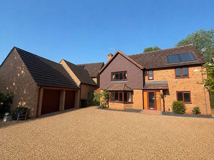 4 Bedroom Detached House For Sale In Holywell Way, Peterborough, PE3