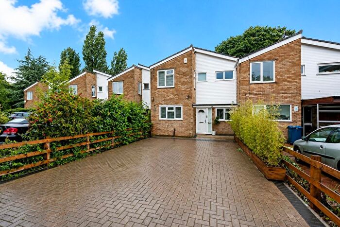 3 Bedroom Terraced House For Sale In Wolverton Road, Stanmore, HA7