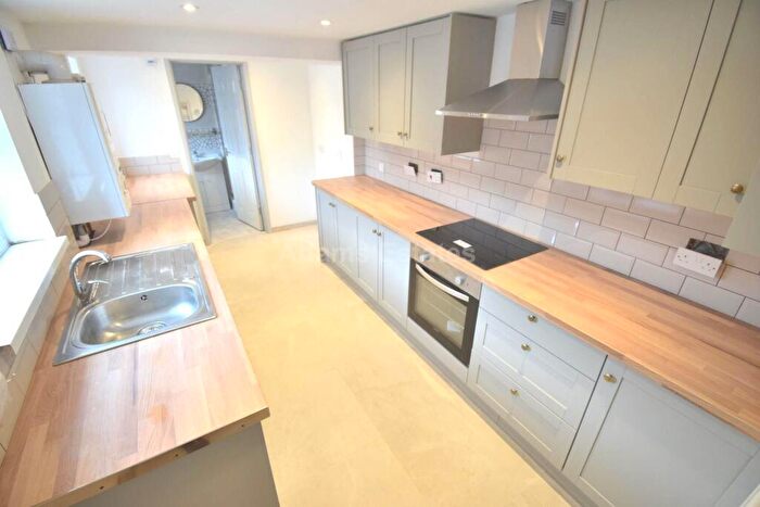 5 Bedroom Terraced House To Rent In Donnington Gardens, Reading, RG1