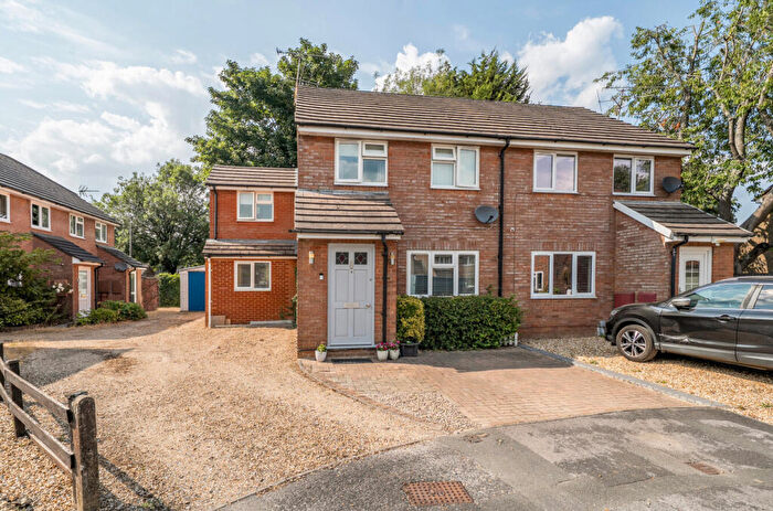 4 Bedroom Semi-Detached House For Sale In Gaskell Close, Holybourne, Alton, Hampshire, GU34