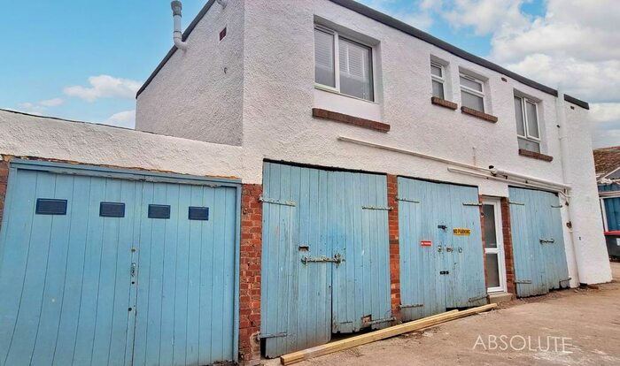 2 Bedroom Flat To Rent In Torquay Road, Paignton, TQ3