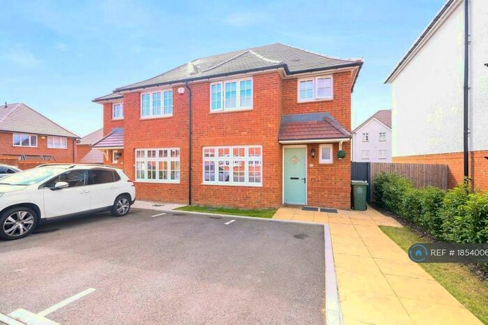 3 Bedroom Semi-Detached House To Rent In Frost Close, Ebbsfleet Valley, Swanscombe, DA10