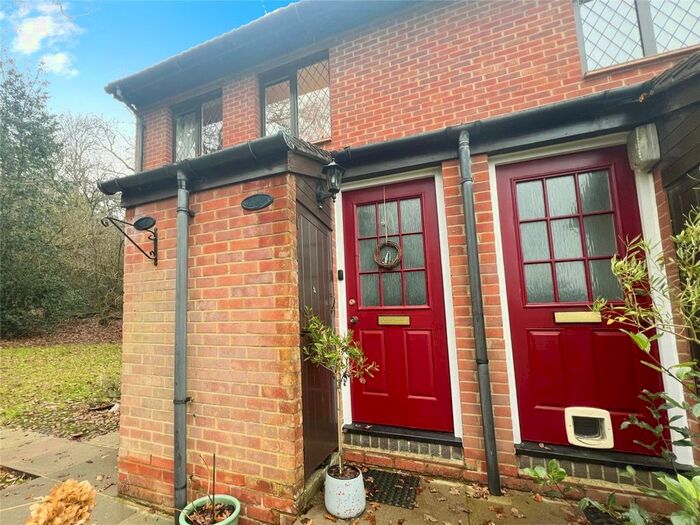 1 Bedroom Flat To Rent In Windermere Close, Chorleywood, Rickmansworth, Hertfordshire, WD3