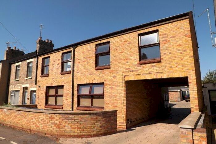 2 Bedroom Flat To Rent In Belgrave Road, Cambridge, CB1