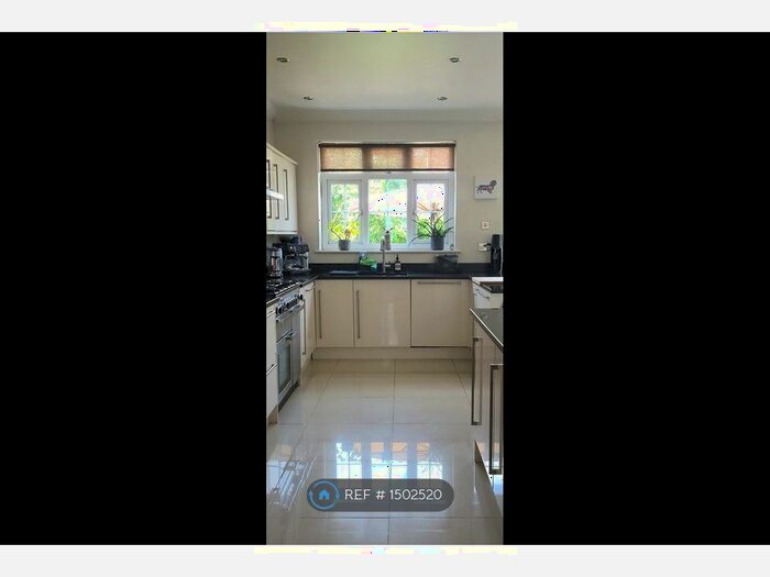 3 Bedroom Semi-Detached House To Rent In Sandringham Road, London, E10