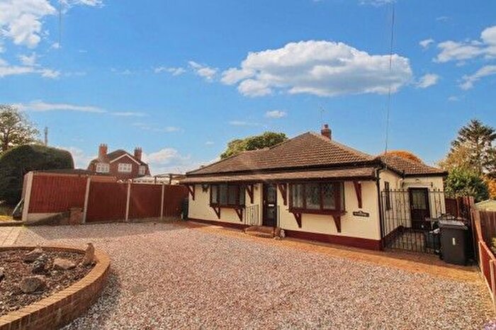 3 Bedroom Bungalow For Sale In Butts Way, Chelmsford, CM2