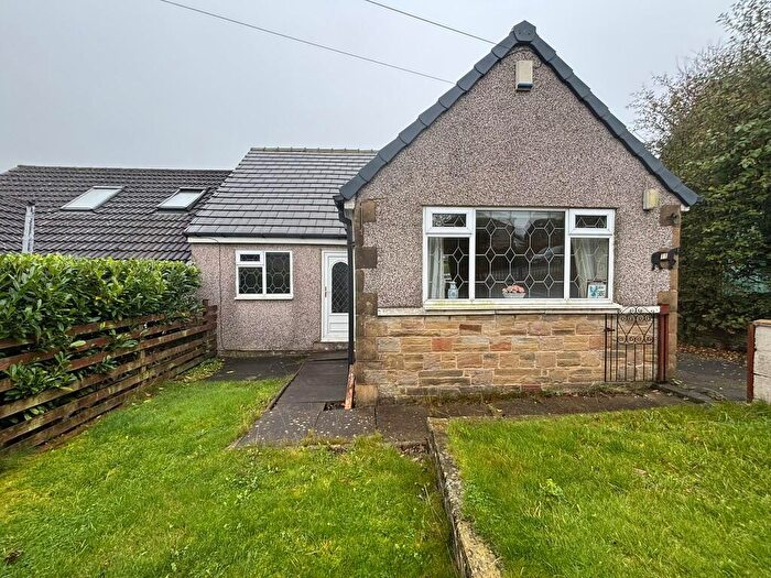 3 Bedroom Semi-Detached Bungalow For Sale In Close Head Drive, Thornton, Bradford, BD13