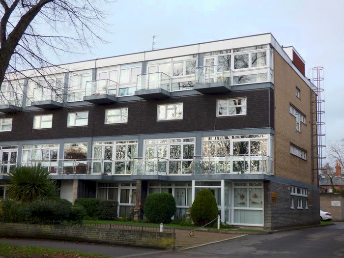 3 Bedroom Flat To Rent In Broadreach, The Embankment, Bedford, MK40