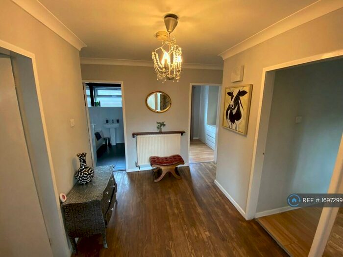 3 Bedroom Bungalow To Rent In Fourth Avenue, Carlton, Nottingham, NG4