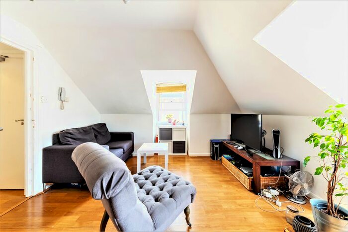 1 Bedroom Flat To Rent In Stroud Green Road, London, N4