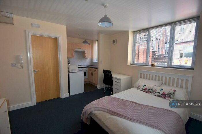Studio To Rent In Western Road, Leicester, LE3