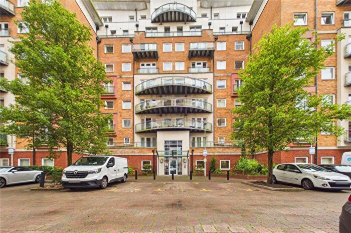 2 Bedroom Apartment For Sale In Winterthur Way, Basingstoke, Hampshire, RG21