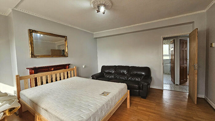 4 Bedroom Flat To Rent In Percival Street, London, EC1V