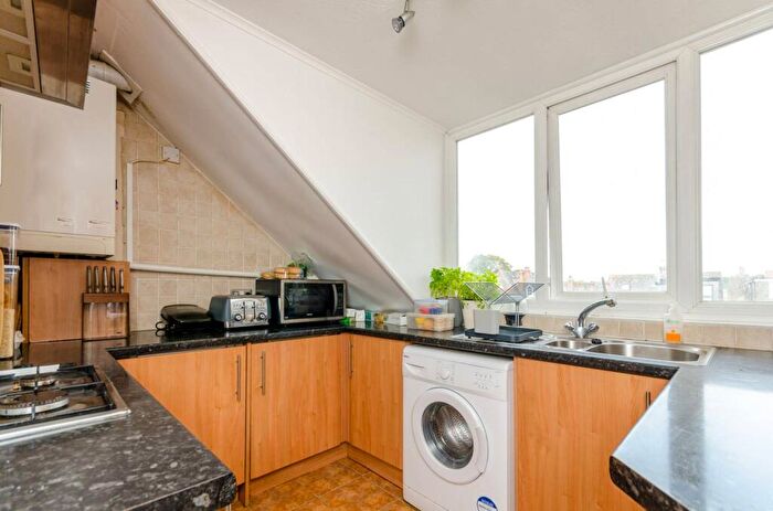 1 Bedroom Flat To Rent In Victoria Road, Guildford, GU1