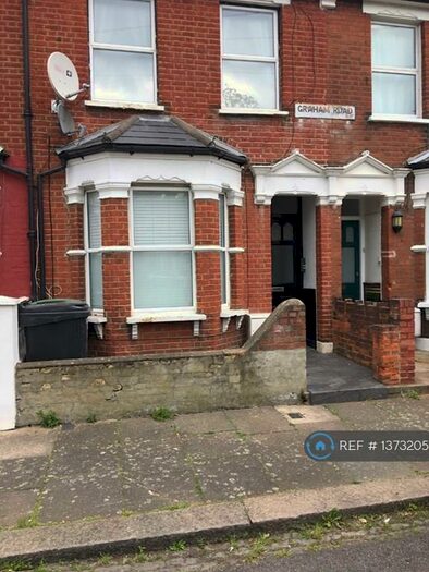 1 Bedroom Flat To Rent In Graham Road, London, N15
