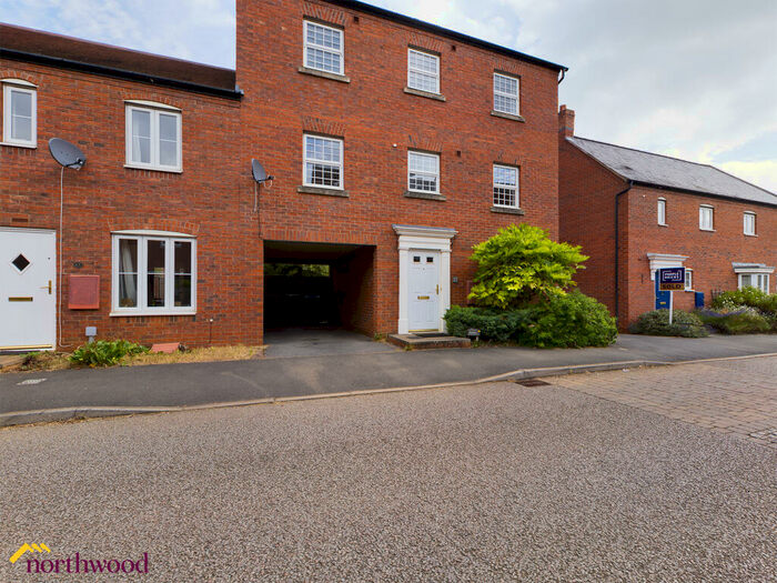 4 Bedroom Link Detached House To Rent In Winter Gardens Way, Banbury, OX16