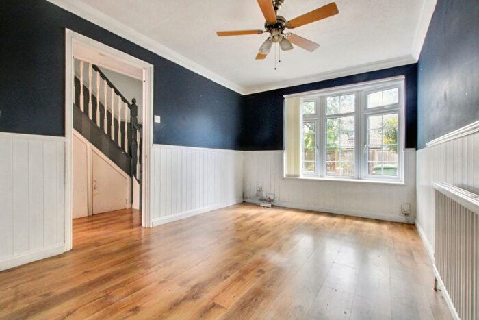 3 Bedroom Terraced House For Sale In Dengayne, Basildon, SS14