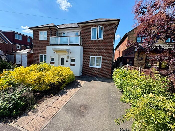 1 Bedroom Flat To Rent In Staveley Road, Ashford, TW15