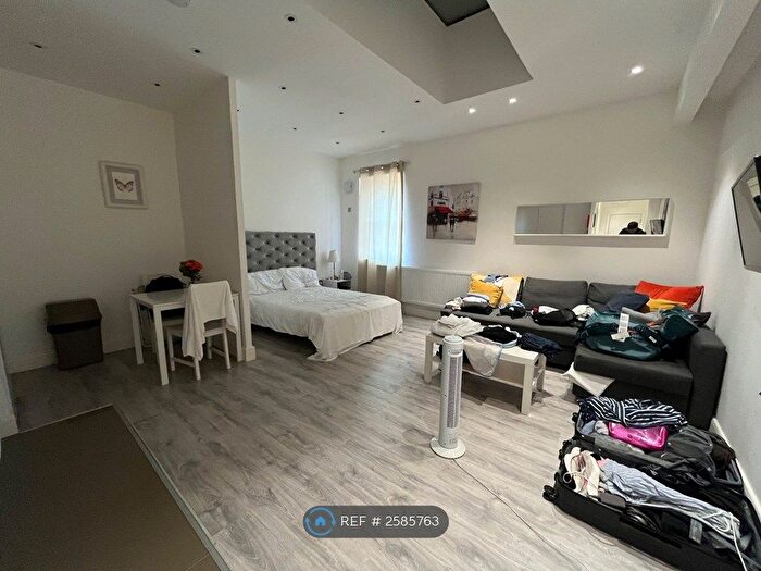 Studio To Rent In Harrow Road, London, W9