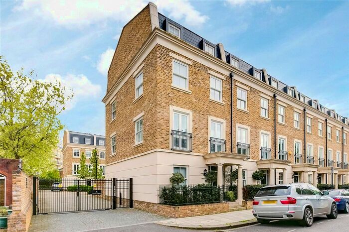 5 Bedroom End Of Terrace House To Rent In Sulivan Road, Fulham, London, SW6