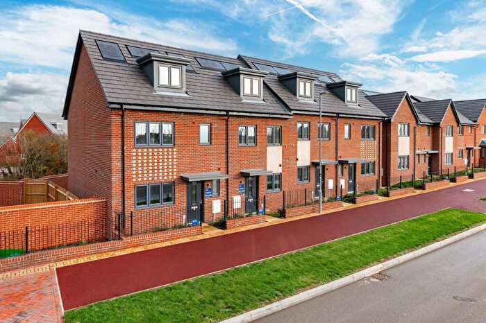 3 Bedroom Terraced House To Rent In Barrosa Way, Whitehouse, MK8