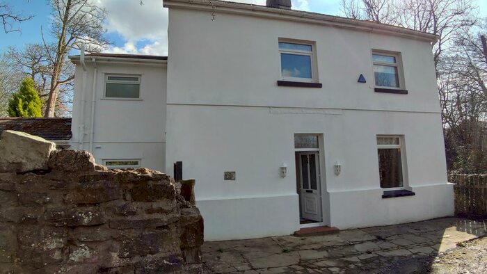 3 Bedroom Country House To Rent In Llwydcoed, Aberdare, CF44