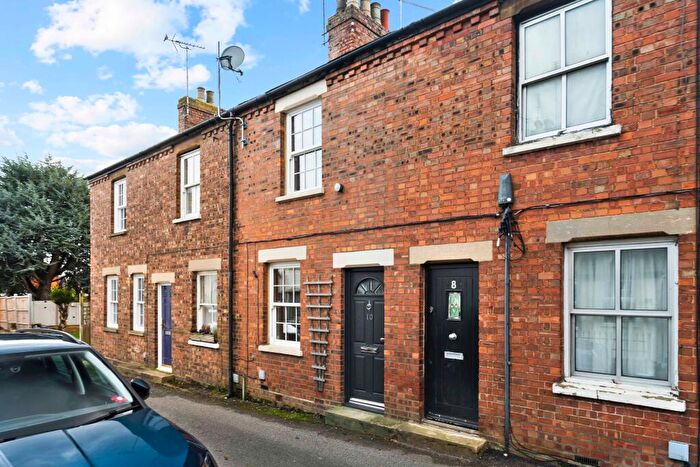 2 Bedroom Terraced House For Sale In New Town, Codicote, SG4