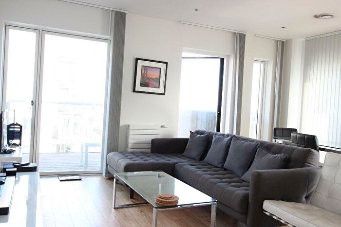 2 Bedroom Flat To Rent In Maud Street, Caning Town, London, E16