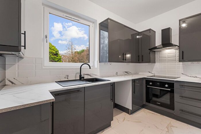 2 Bedroom Flat For Sale In Abbots Road, Grangemouth, FK3