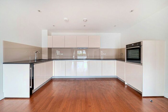 1 Bedroom Flat To Rent In Trafalgar Building, Henry Macaulay Avenue, Kingston Upon Thames, KT2