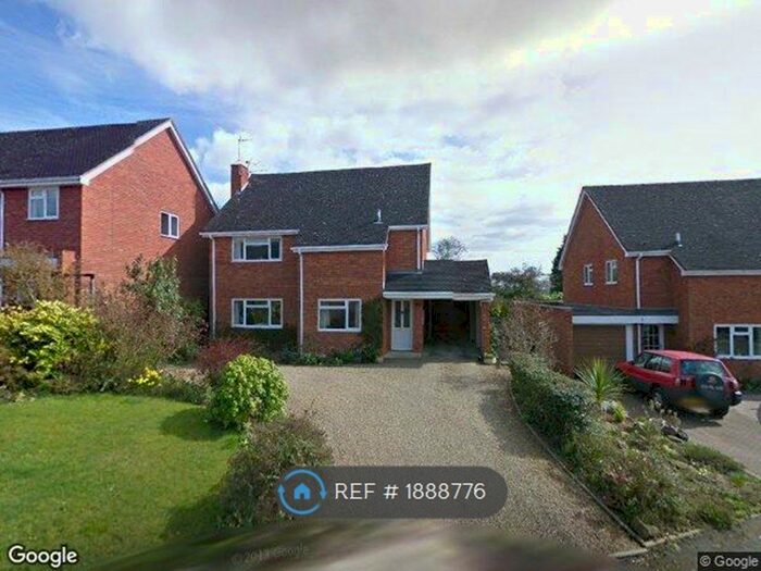 3 Bedroom Semi-Detached House To Rent In Barn Cottage, CV37