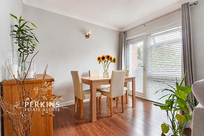 2 Bedroom Flat For Sale In Perivale, UB6