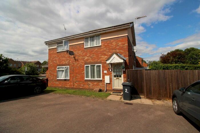 1 Bedroom Town House To Rent In Pinewood Drive, Potters Bar, EN6