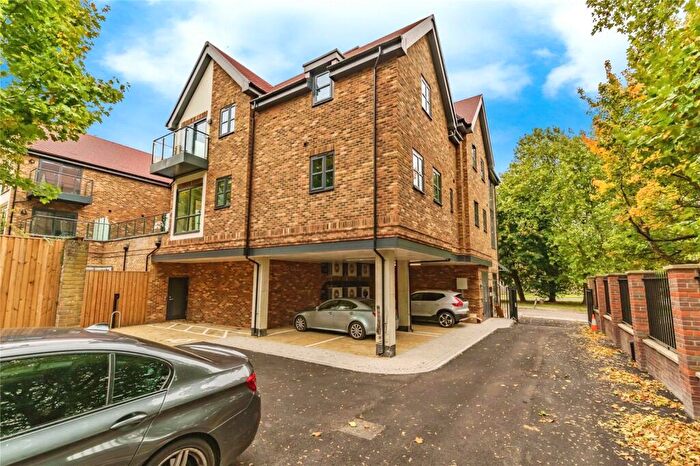 2 Bedroom Property For Sale In Outwood Lane, Chipstead, Coulsdon, Surrey, CR5